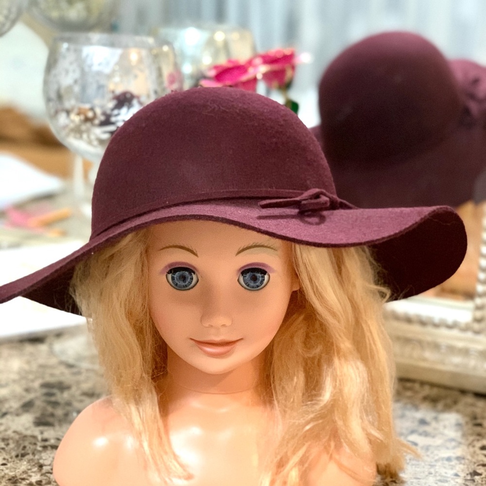 Kids hat. - Picture 2 of 3